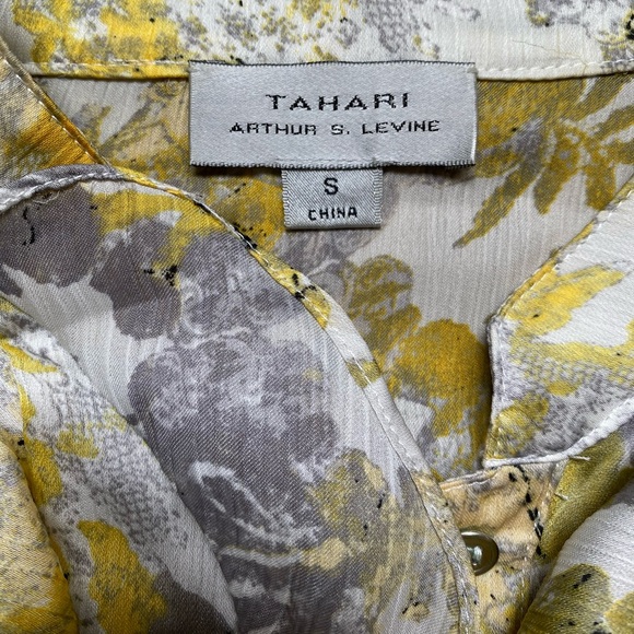 LIKE NEW • Tahari Blouse Tank - Picture 3 of 4